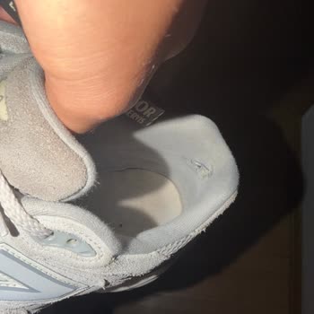 New Balance 9060 Ayakkabısında Arka Deformasyon Ve Mağaza Kullanıcı Hatası İddiası