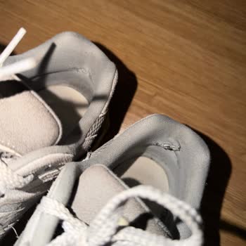 New Balance 9060 Ayakkabısında Arka Deformasyon Ve Mağaza Kullanıcı Hatası İddiası