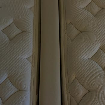 Rezervasyonlu Oda Yok, Kötü Temizlik Ve Kaba Personel