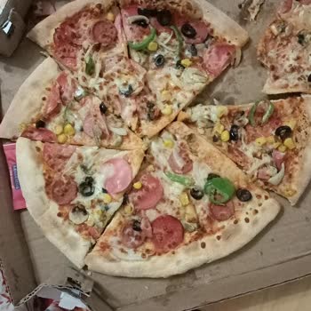 Domino's'ta Aşırı Soğanlı Ve Şekilsiz Pizza, Personelin Saygısız Tutumu