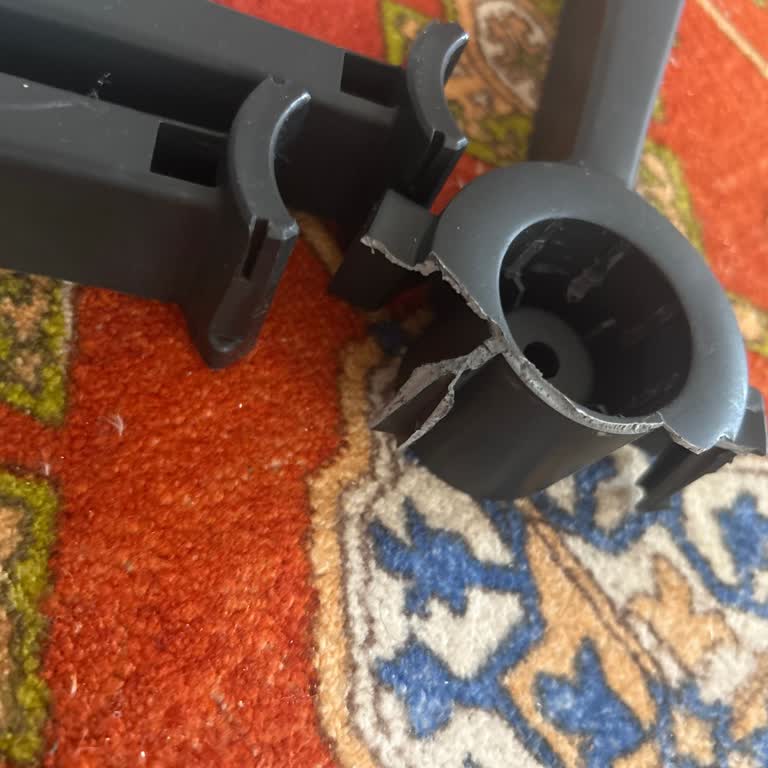 Trendyol'dan Alınan Kumtel Ktf 355 Ayaklık Göbeği Kırıldı, Garanti Reddi