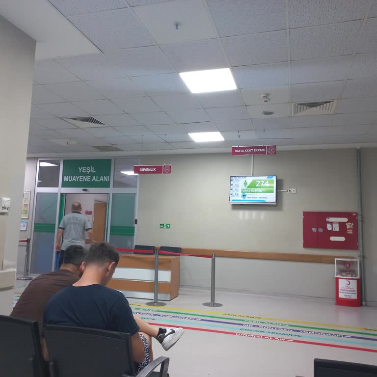 Büyükçekmece Mimar Sinan Devlet Hastanesinde 5 Saatlik Bekleme Ve Kaba Personel Tutumu