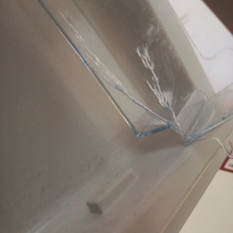 Bosch Buzdolabının Kapak Rafının Kırılması Ve Garanti Kapsamında Ücretsiz Değişim Talebi
