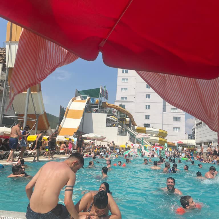 Aqua Park'ta Yöneticinin Müşteriye Ve Personellere Yönelik Hakaret Ve Saygısız Tutumu