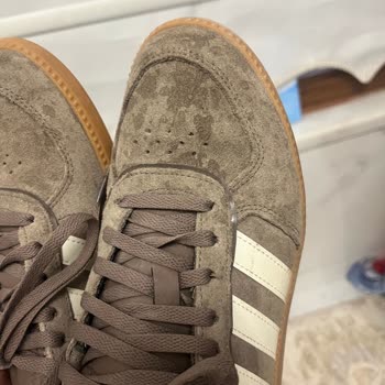 Adidas Süet Ayakkabının Hızlı Solması Ve Su Lekeleri Üzerine Reddedilen İade Çabaları