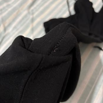 Kırık Kargo Paketi Ve Dikiş Hatalı Pantolon Şikayeti