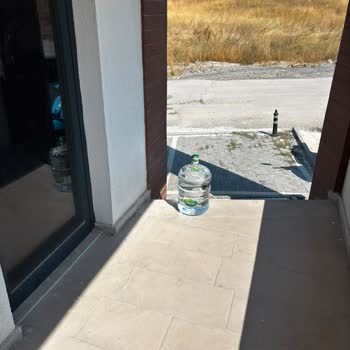 Kuryenin Damacanasını Sokakta Bırakması Hijyen Ve Güvenlik Tehlikesi