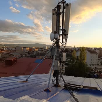 Vodafone’un Çatıdaki İstasyonu Nedeniyle Oluşan Hasarın Giderilmesi Ve Ödemelerin Yapılması Talebi