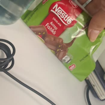 Nestle Antep Fıstıklı Çikolatada Kurt Görüldü: Hijyen Ve Güven Krizi