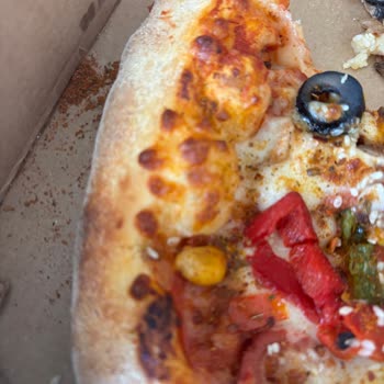 Domino's Güzelyalı Şubesinde Kuru Pizza Ve Az Sos
