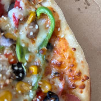 Domino's Güzelyalı Şubesinde Kuru Pizza Ve Az Sos