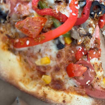 Domino's Güzelyalı Şubesinde Kuru Pizza Ve Az Sos