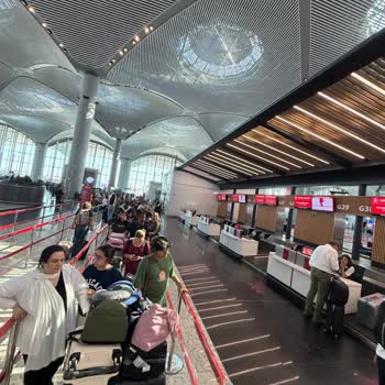 İstanbul Havalimanı’nda THY Bagaj Kontuarları Yetersiz, Uzun Bekleme Süresi