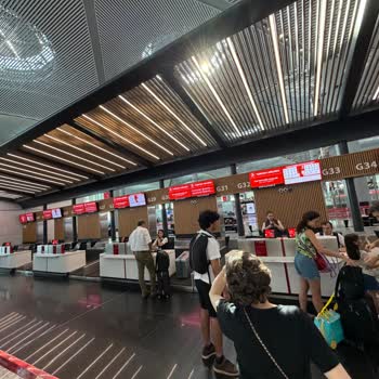 İstanbul Havalimanı’nda THY Bagaj Kontuarları Yetersiz, Uzun Bekleme Süresi