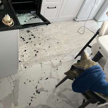 Fırın Camı Patlayarak Güvenlik Tehlikesi Oluşturdu