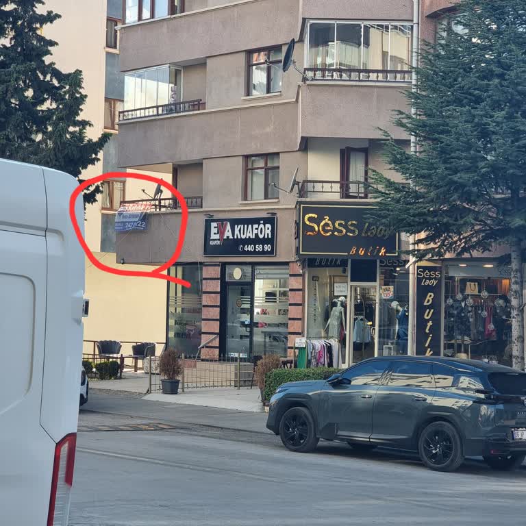 Brandanın Görünmez Yerde Asılması Müşteri Memnuniyetsizliğine Neden Oldu