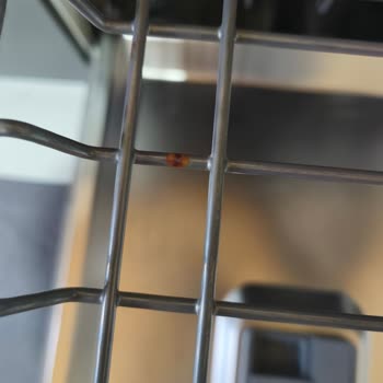Arçelik Bulaşık Makinesi Üst Rafı Kısa Sürede Paslanıp Kırıldı