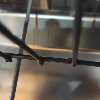 Arçelik Bulaşık Makinesi Üst Rafı Kısa Sürede Paslanıp Kırıldı
