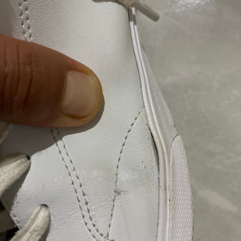 Lacoste Ayakkabısında Erken Açılma Ve İade Talebi