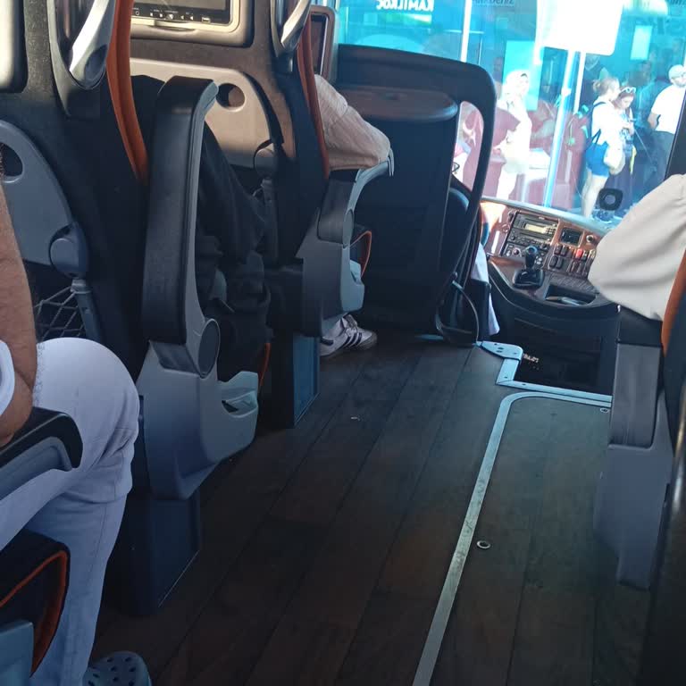 Yanlış Güzergah, Kötü Otobüs Ve Kaba Muavin İçin İade Talebi