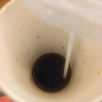 Yarım Hamburger Ve Sıcak Kola Değişim Talebi