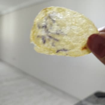Lays Cipsinde Şüpheli Madde Ve Küf Görüntüsü