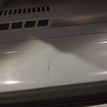 Arçelik Buzluk Plastik Parçasındaki Çatlaklar Üretim Hatası