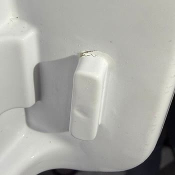 Arçelik Buzluk Plastik Parçasındaki Çatlaklar Üretim Hatası