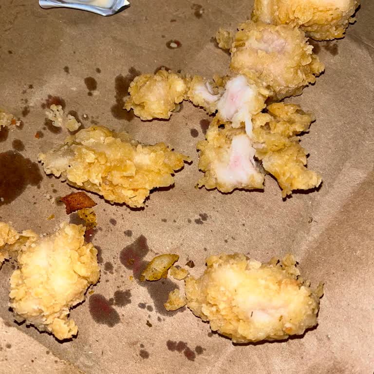 Popeyes Nuggetları Çiğ Geldi Sağlık Riski Oluşturuyor