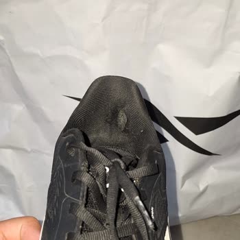 Reebok Mağazasında 7 Bin TL'lik Ayakkabının 3 Ay İçinde Deforme Olması Ve Çözüm Sunulmaması