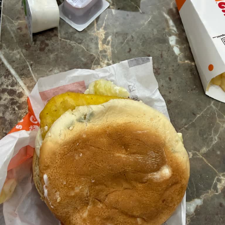 Küflü Hamburger Ekmeği Ve Hijyen İhlali Üzerine Şikayet