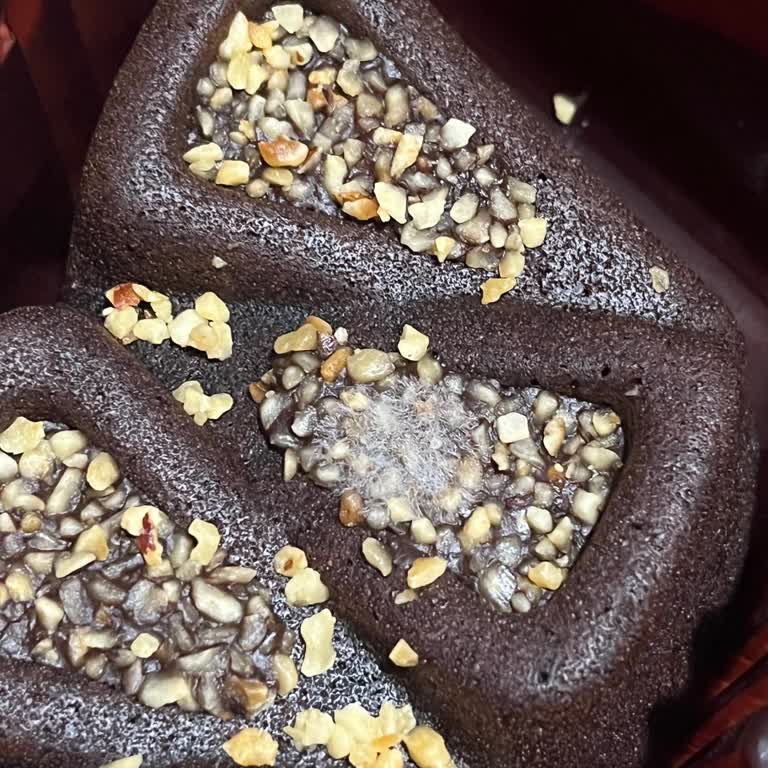 Eti Brownie'de Son Kullanma Tarihi Geçmemiş Küf Sorunu