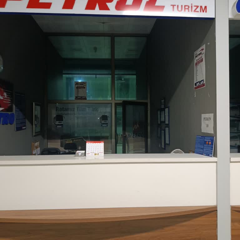 Metro Turizm'de Otobüs Gelmedi, Yazıhane Kapalıyken Saatlerce Bekletildim