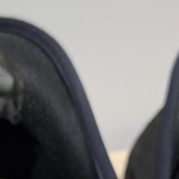 Skechers Kaydırarak Giyme Özelliğinde İç Topuk Astarı Yırtıldı