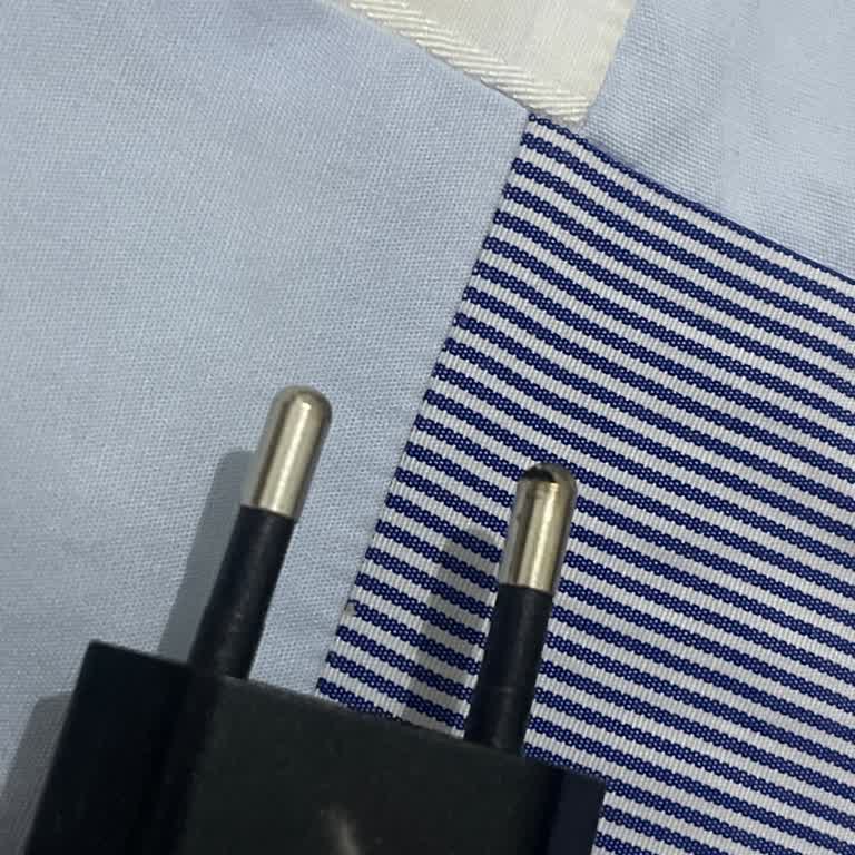 Spigen 30W Şarj Adaptörünün Yanması Ve Kablo Hasarı