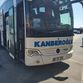 Kanberoğlu Turizmde Güvensiz Otobüs Emniyet Kemeri Olmadan Sigara İçen Şoför