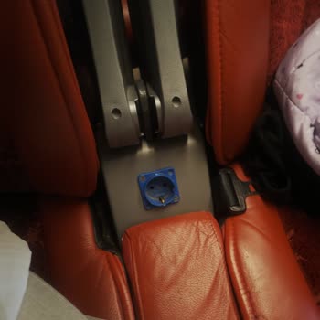 Kanberoğlu Turizmde Güvensiz Otobüs Emniyet Kemeri Olmadan Sigara İçen Şoför