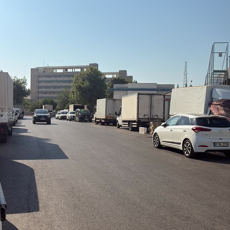 Uc11 Otobüsünün Durağa Durmaması Nedeniyle Uçağı Kaçıran Yolcunun Şikayeti