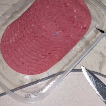 BİM Market Namet Dana Salamı İçinde Plastik Parça Bulunması