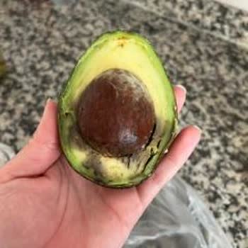 Beylikdüzü Migros'ta Avokado İçinin Çürümesi Ve Kalite Kontrol Talebi