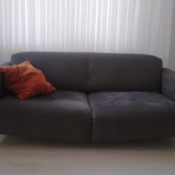 Kelebek’ten Alınan Alia Koltuk Takımının Çökmesi Ve Kumaş Yırtılması