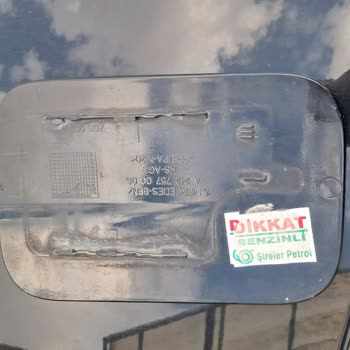 Soil Vurallar Benzinlikte Yakıt Kapak Kırılması Ve Kaba Tutum