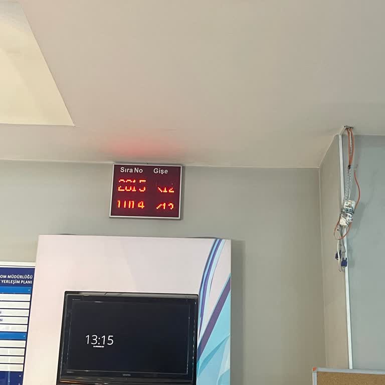 Yaşlı Anneme Öncelik Verilmedi, Güvenlik Görevlisi Kaba Davrandı