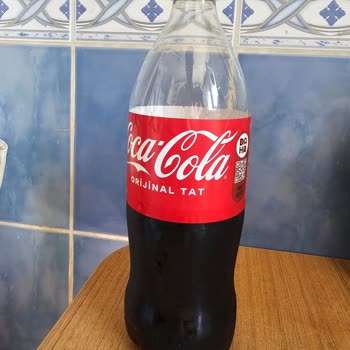 Gazsız Coca Cola Şişelerinde Kalite Kontrol Talebi