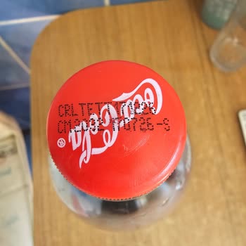 Gazsız Coca Cola Şişelerinde Kalite Kontrol Talebi
