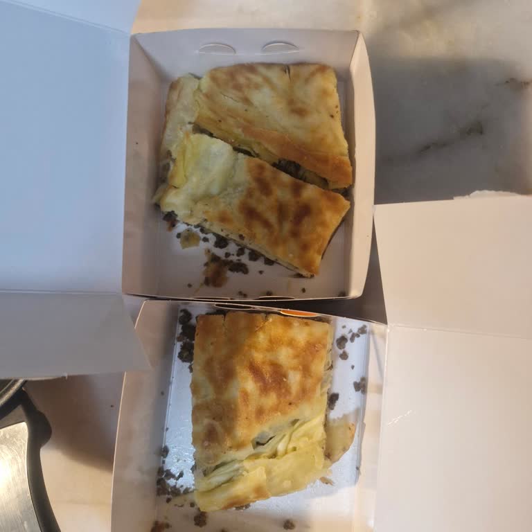 Teslim Edilen Kıymalı Börek Porsiyonları Yetersiz, Ücret İadesi Talebi