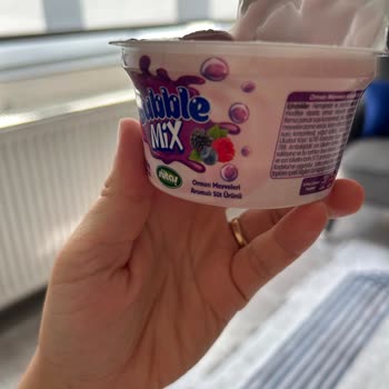 Yarım Kutu Sütaş Bubble Mix Yoğurtta İçerik Eksikliği