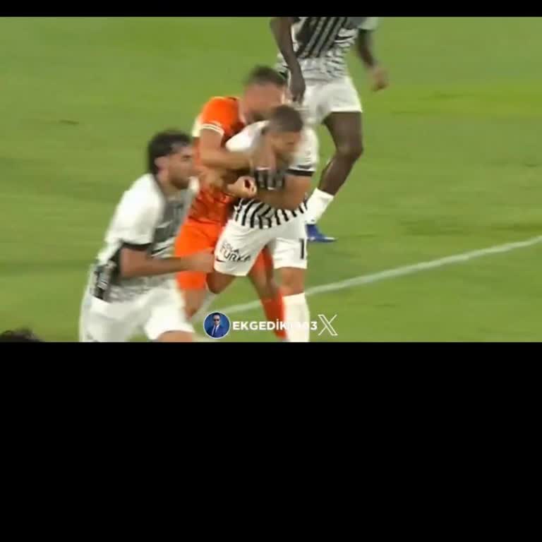 Alanyaspor Ve Beşiktaş Maçında Kırmızı Kart Kararı Tartışmalı