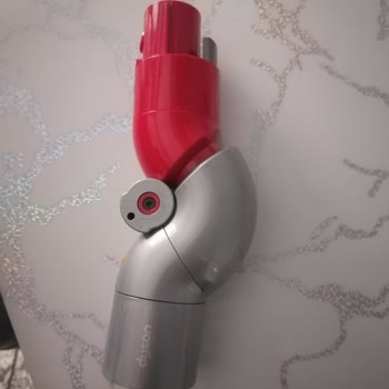 Dyson V10 Süpürge Uç Çıkması Ve Üst Parça Düşmesi: Kullanıcı Hatası İddiaları