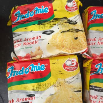 İndomie Tavuk Aromalı Noodle Paketlerindeki Siyah Çizgiler Güvenli Mi?